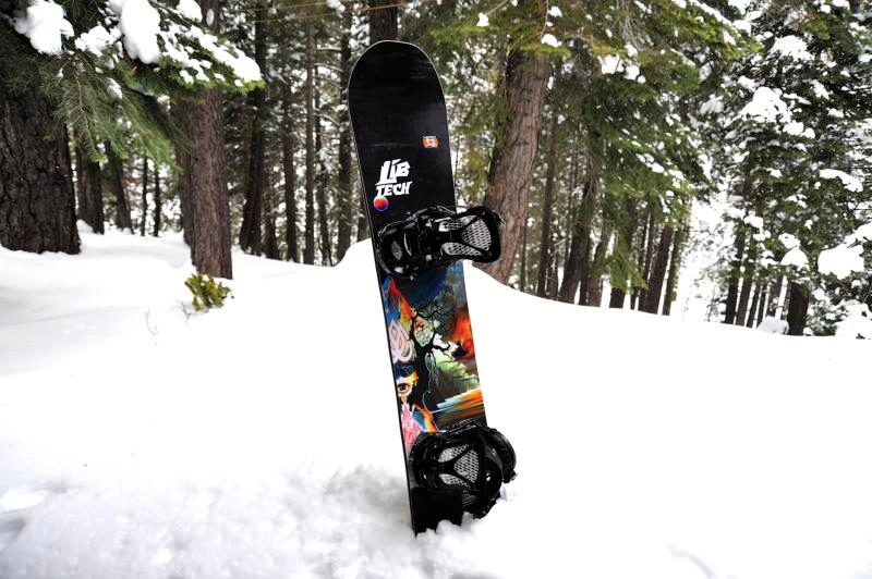 Illustration for article titled Lib-Tech Travis Rice Snowboard w/Magne-traction and Banana: Snowmodo Review